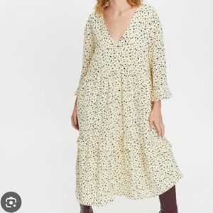 Aritzia little moon spritz dress